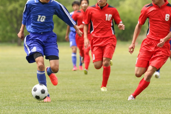 combien-de-temps-faut-il-pour-«-amortir-»-un-joueur-de-foot-?